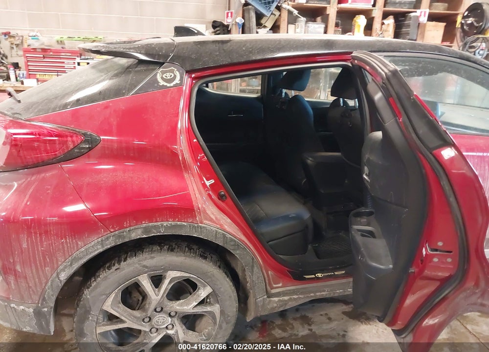 2020 TOYOTA C-HR XLE VIN: NMTKHMBX8LR118591