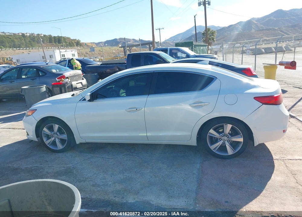2014 ACURA ILX VIN: 19VDE1F31EE008531