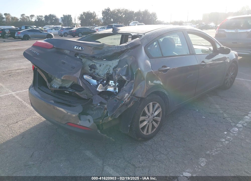 2015 KIA FORTE VIN: KNAFX4A6XF5277831