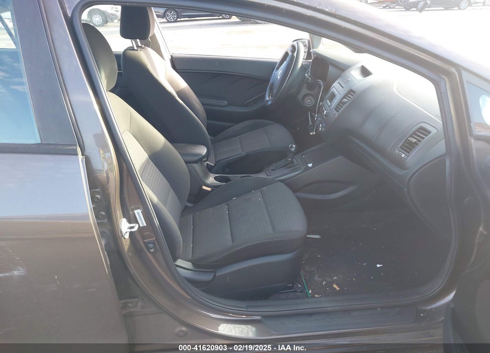 2015 KIA FORTE VIN: KNAFX4A6XF5277831