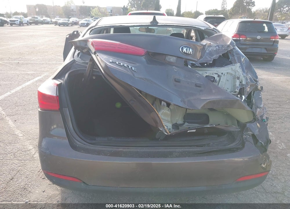 2015 KIA FORTE VIN: KNAFX4A6XF5277831