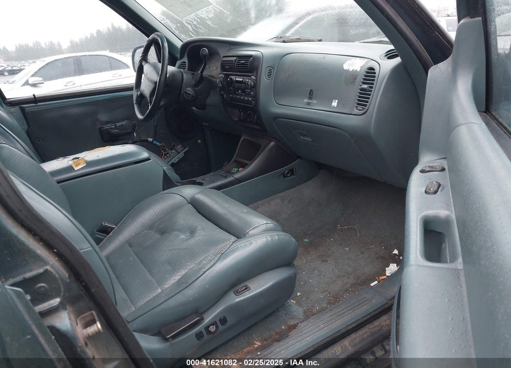 1996 FORD EXPLORER VIN: 1FMDU34X5TUD53521