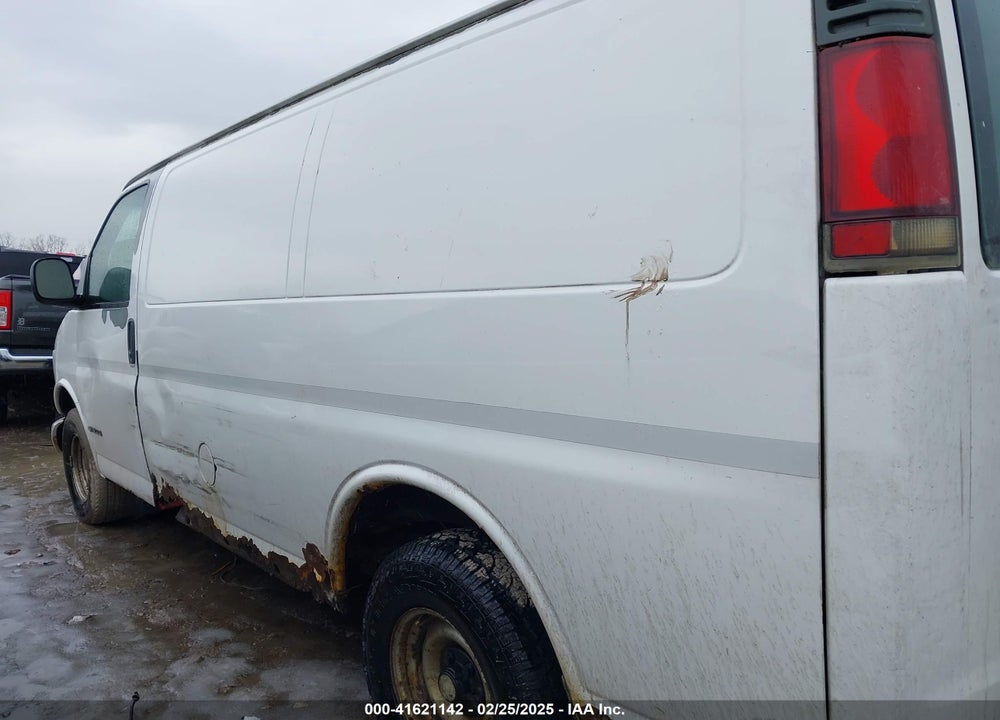 2002 CHEVROLET EXPRESS VIN: 1GCFG15W721130363
