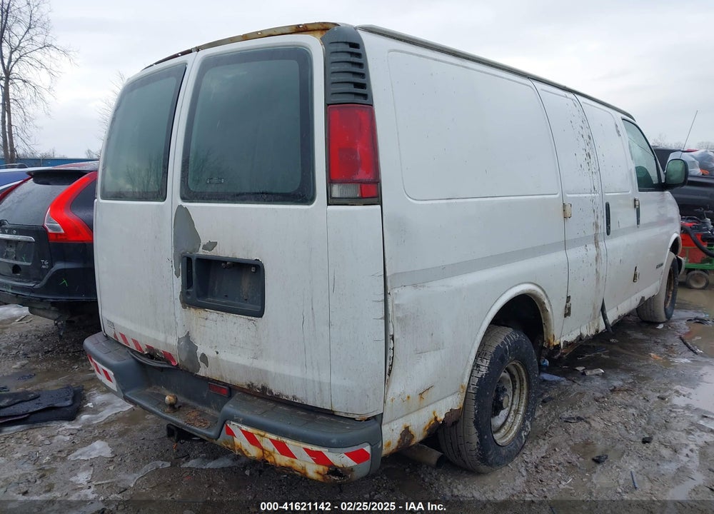 2002 CHEVROLET EXPRESS VIN: 1GCFG15W721130363