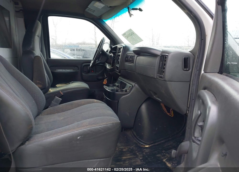 2002 CHEVROLET EXPRESS VIN: 1GCFG15W721130363