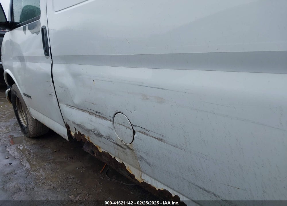 2002 CHEVROLET EXPRESS VIN: 1GCFG15W721130363