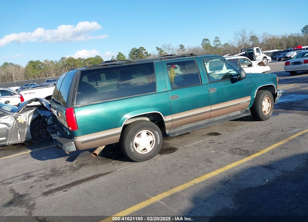 1996 CHEVROLET SUBURBAN K1500 VIN: 3GNFK16R2TG144401