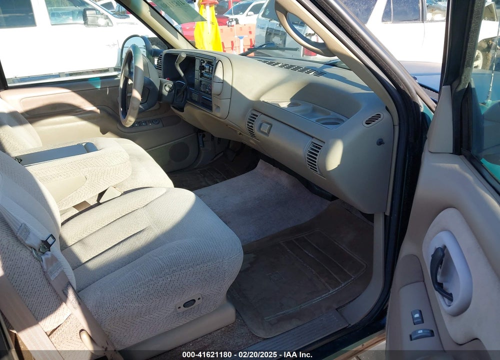 1996 CHEVROLET SUBURBAN K1500 VIN: 3GNFK16R2TG144401