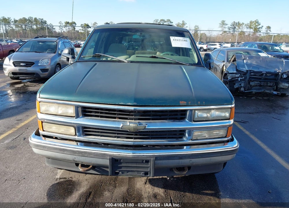 1996 CHEVROLET SUBURBAN K1500 VIN: 3GNFK16R2TG144401