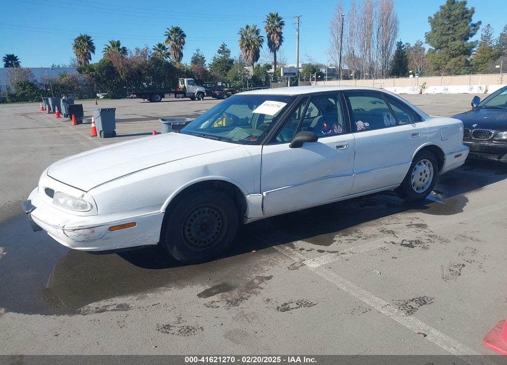 1996 OLDSMOBILE 88 LS VIN: 1G3HN52K4T4805643