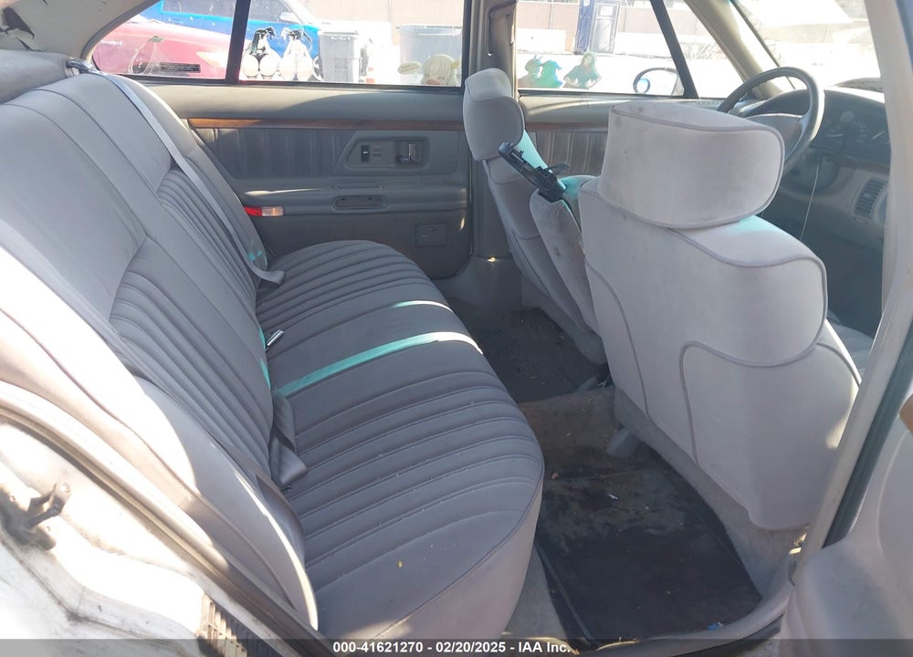 1996 OLDSMOBILE 88 LS VIN: 1G3HN52K4T4805643