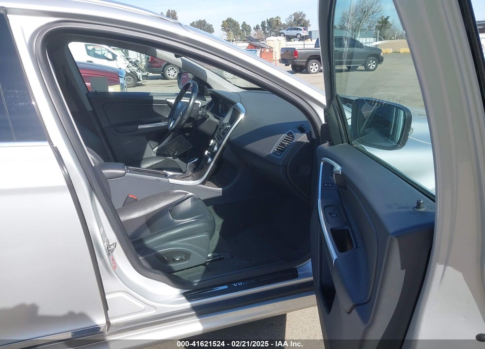 2015 VOLVO XC60 T5/T5 PREMIER VIN: YV4612RK0F2721534