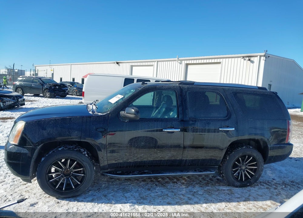 2011 GMC YUKON VIN: 1GKS2EEF6BR213549