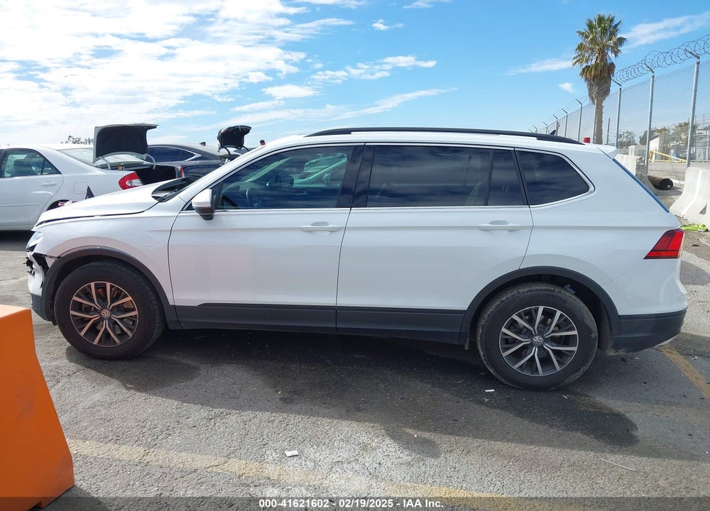 2019 VOLKSWAGEN TIGUAN VIN: 3VV3B7AX2KM063646