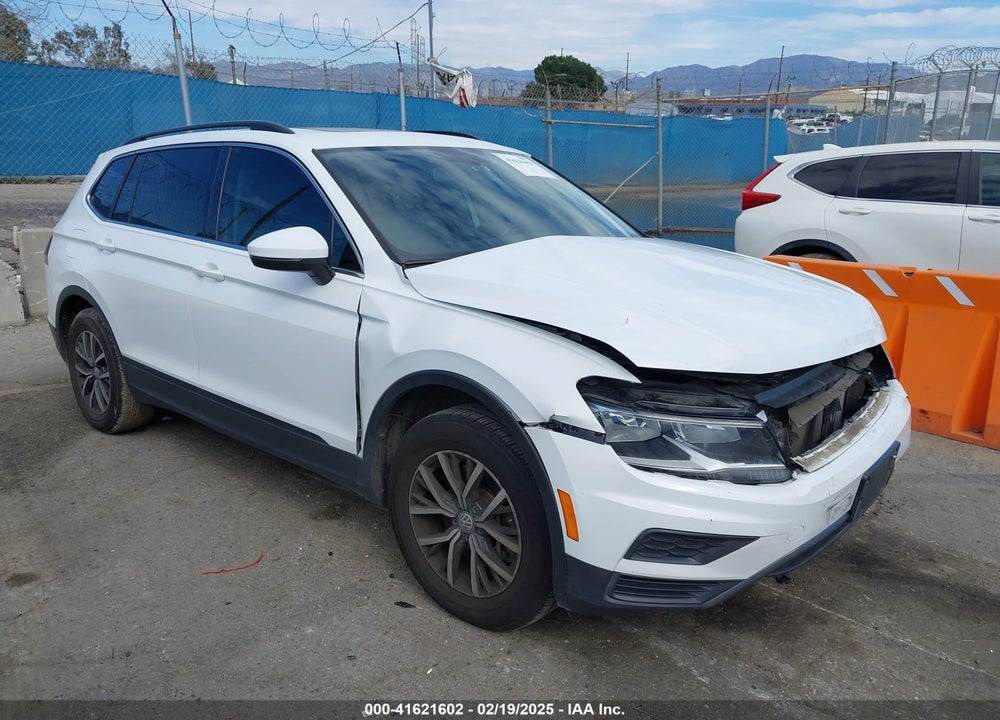 2019 VOLKSWAGEN TIGUAN VIN: 3VV3B7AX2KM063646