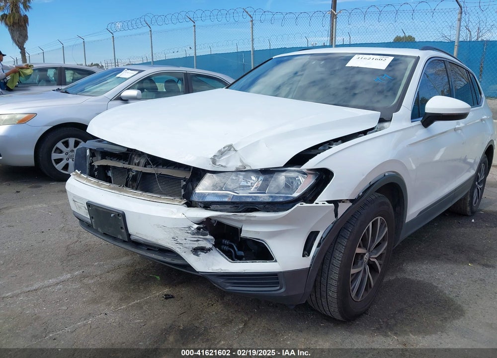 2019 VOLKSWAGEN TIGUAN VIN: 3VV3B7AX2KM063646