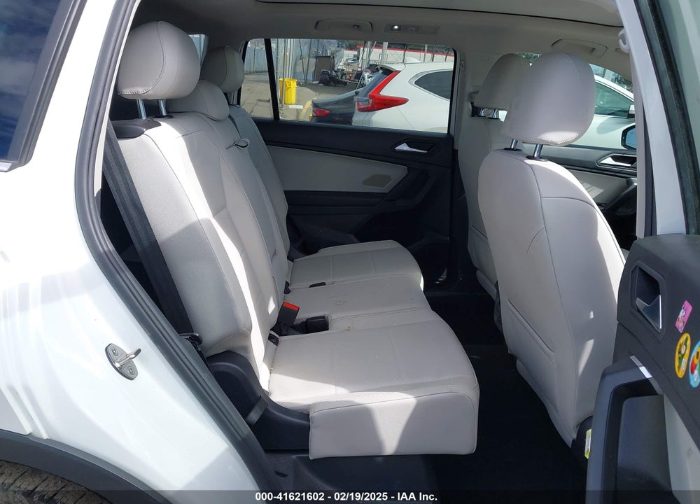 2019 VOLKSWAGEN TIGUAN VIN: 3VV3B7AX2KM063646