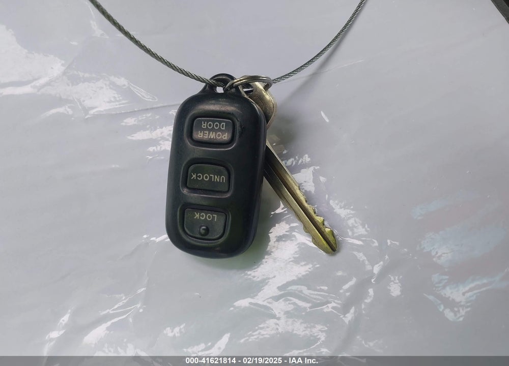 2001 TOYOTA SIENNA LE VIN: 4T3ZF13CX1U346927
