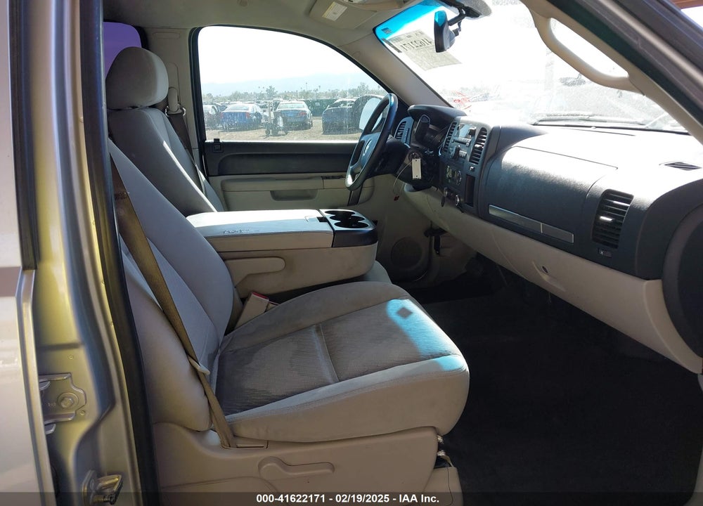 2011 CHEVROLET SILVERADO 1500 LT VIN: 3GCPCSE06BG399893