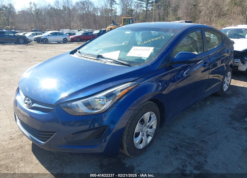 2016 HYUNDAI ELANTRA VIN: 5NPDH4AE3GH752784