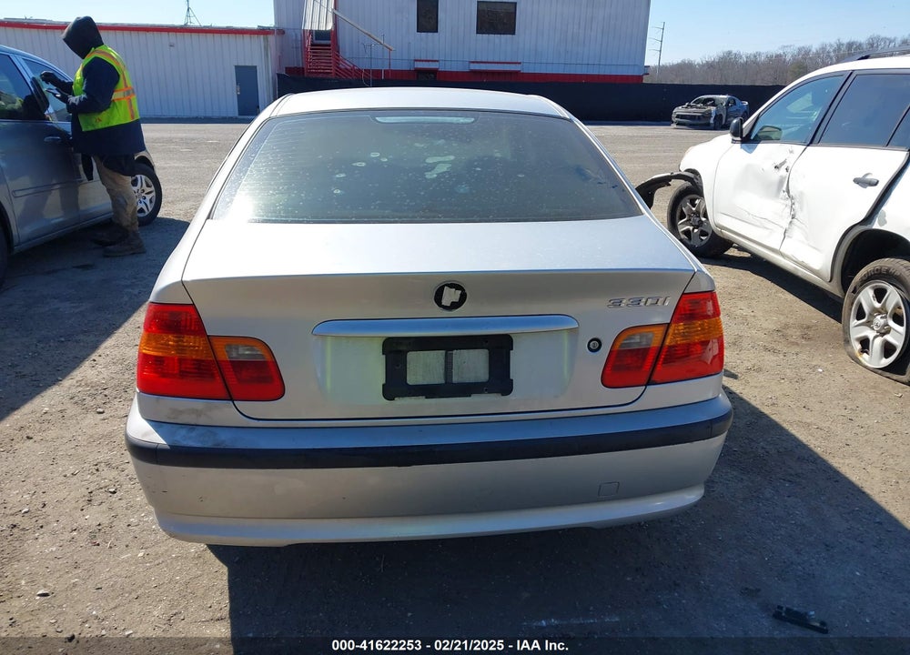 2002 BMW 330I VIN: WBAEV534X2KM23627