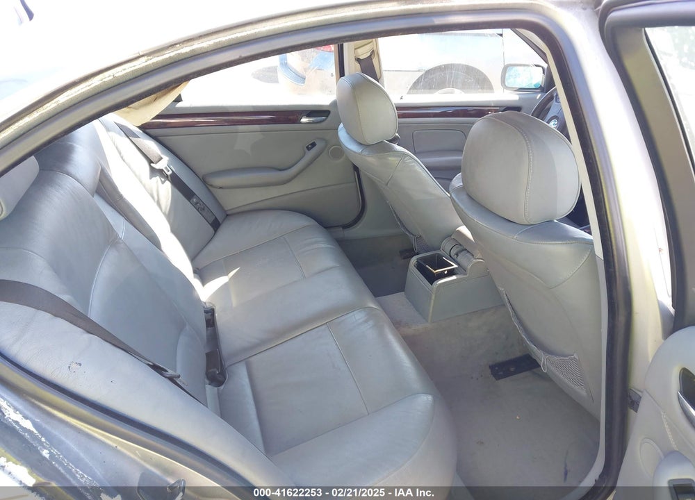 2002 BMW 330I VIN: WBAEV534X2KM23627