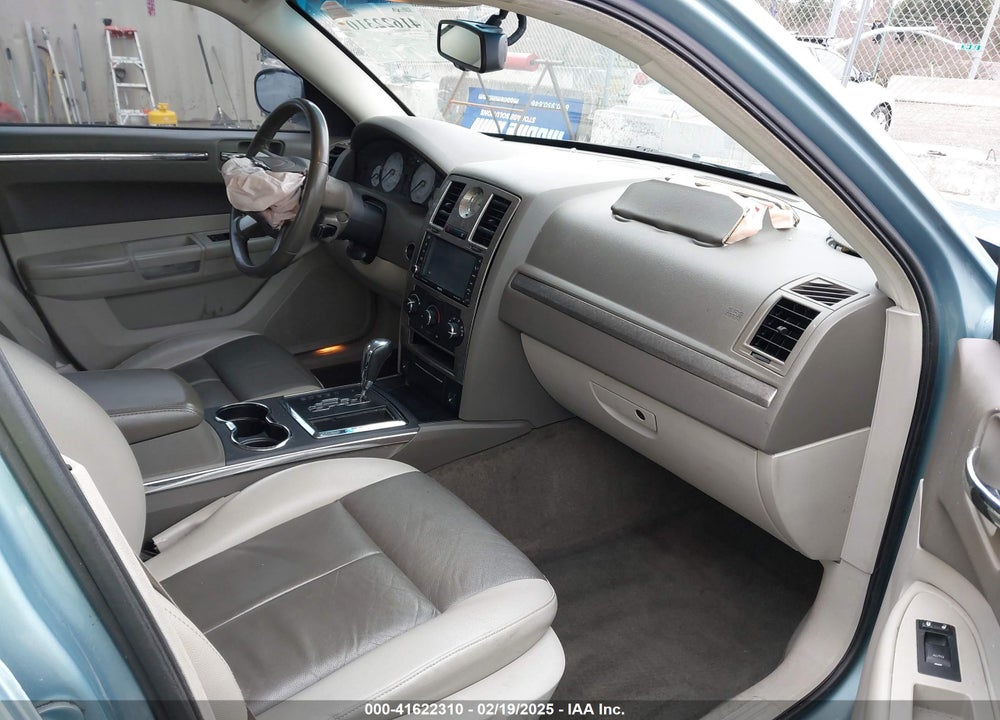 2008 CHRYSLER 300 VIN: 2C3LA53G48H165948