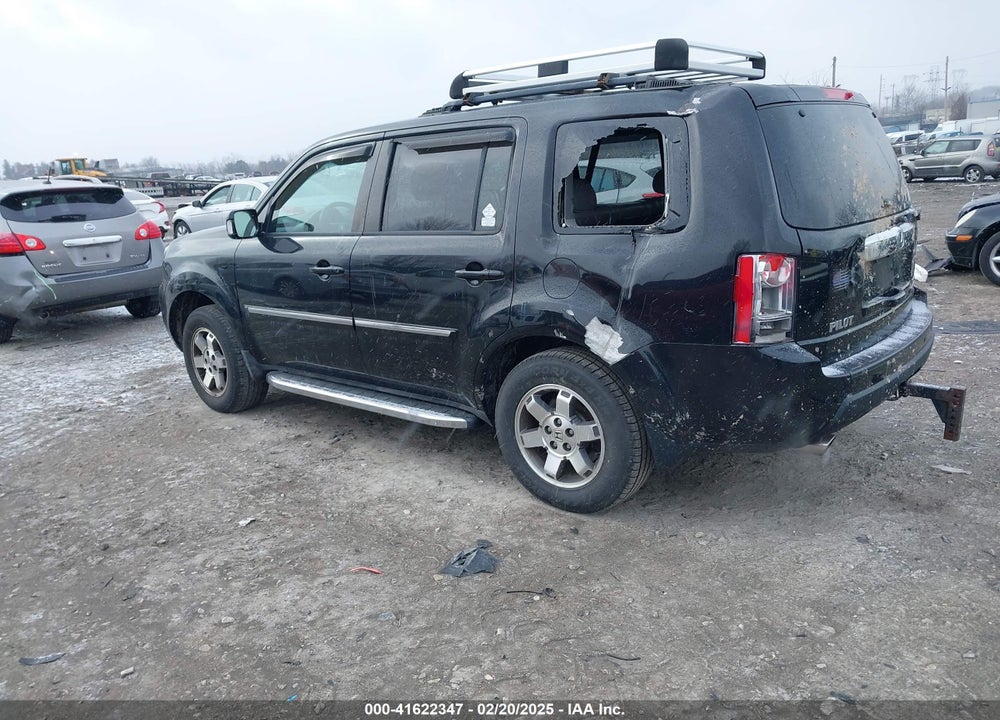 2011 HONDA PILOT TOURING VIN: 5FNYF4H90BB064541