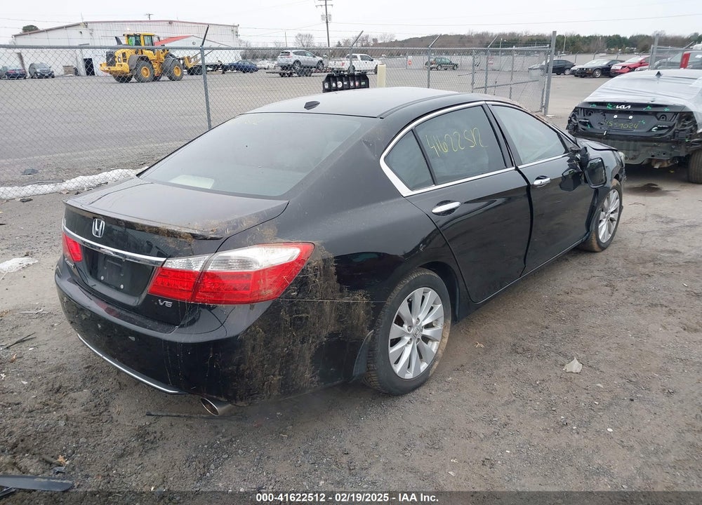 2014 HONDA ACCORD VIN: 1HGCR3F82EA003440