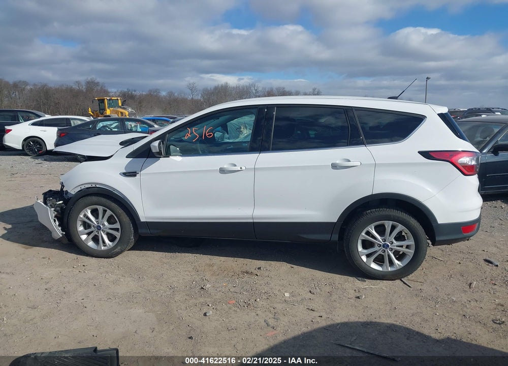 2017 FORD ESCAPE SE VIN: 1FMCU9GD0HUC36663
