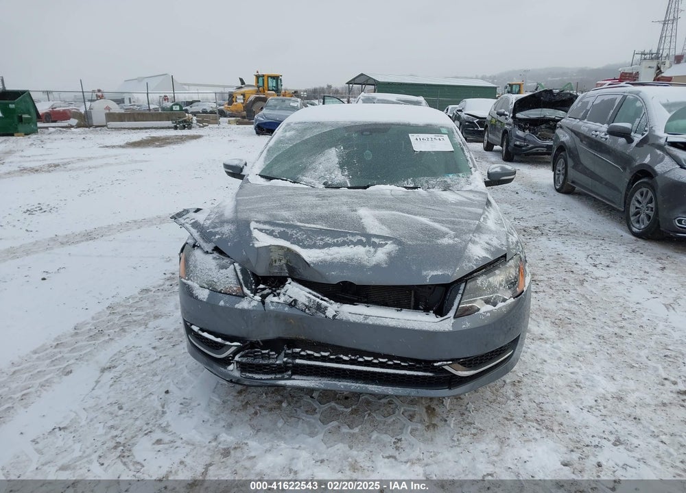 2015 VOLKSWAGEN PASSAT VIN: 1VWAT7A36FC020223