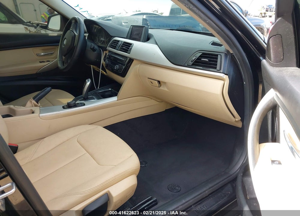 2018 BMW 320 VIN: WBA8E1G52JNU90471