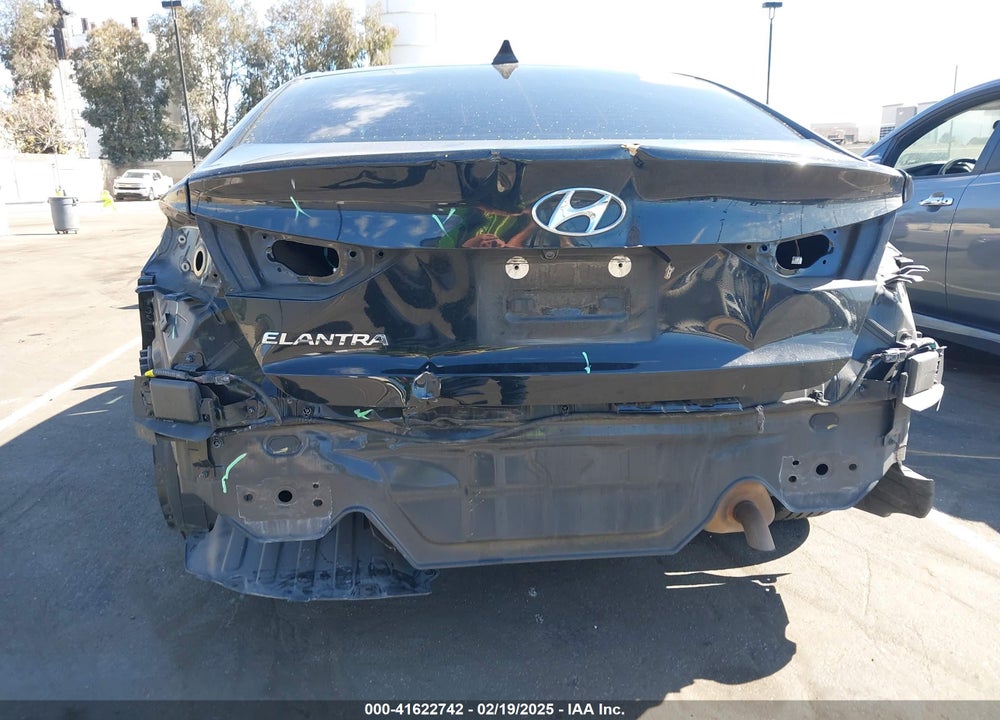 2018 HYUNDAI ELANTRA SEL VIN: 5NPD84LF5JH329539