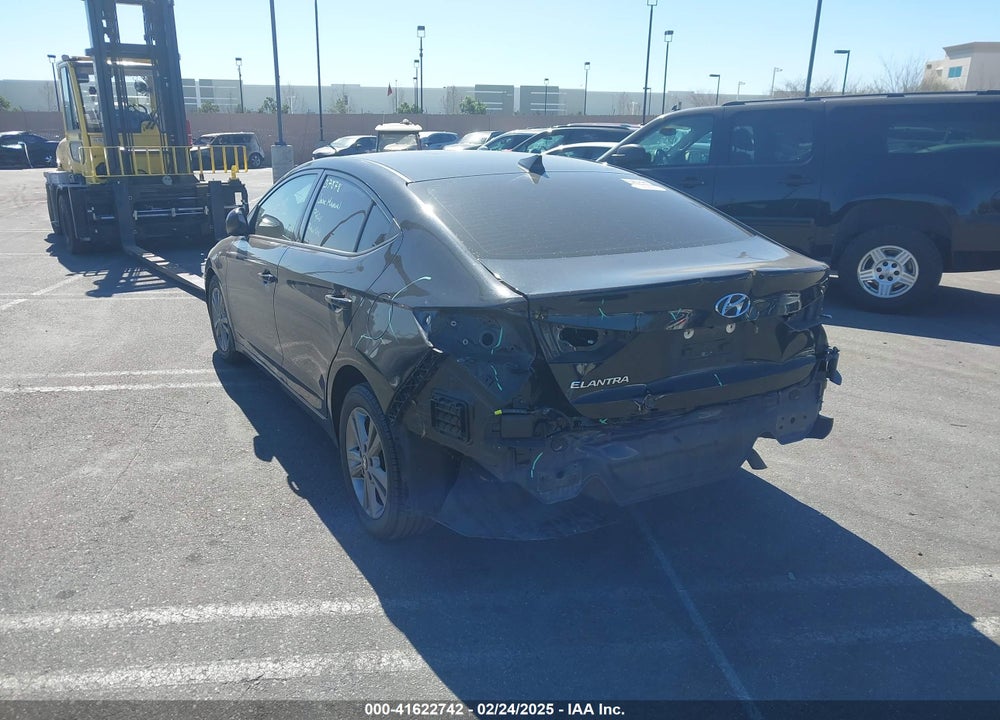 2018 HYUNDAI ELANTRA SEL VIN: 5NPD84LF5JH329539