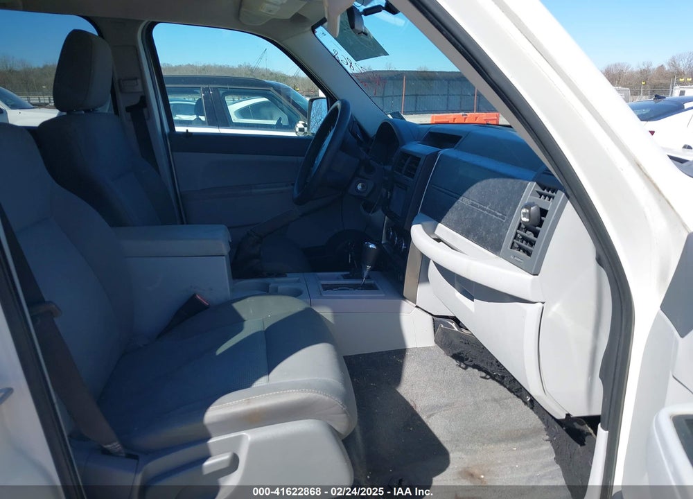 2008 JEEP LIBERTY VIN: 1J8GN28K28W159959