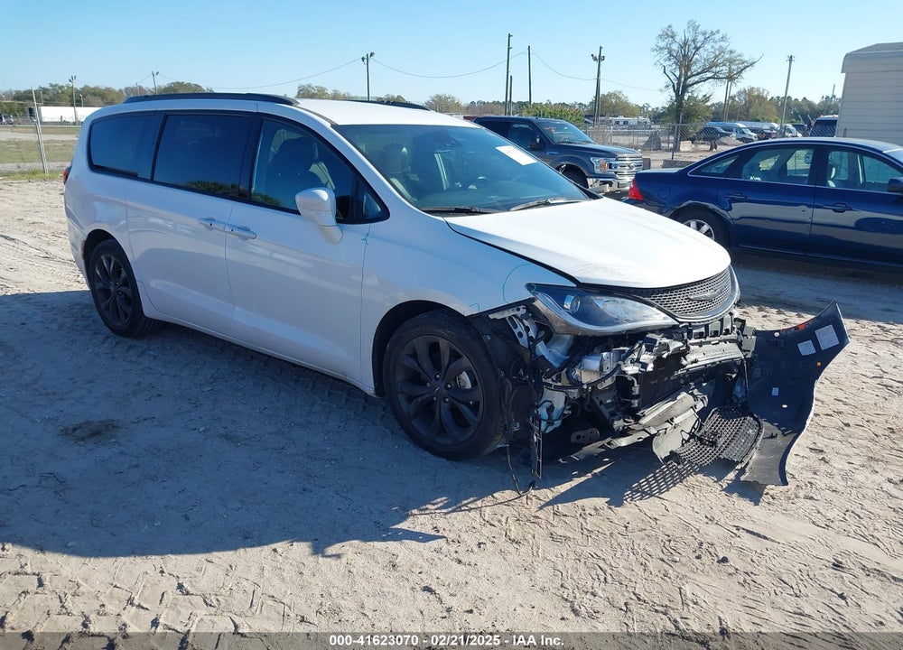 2020 CHRYSLER PACIFICA TOURING L VIN: 2C4RC1BG5LR287182