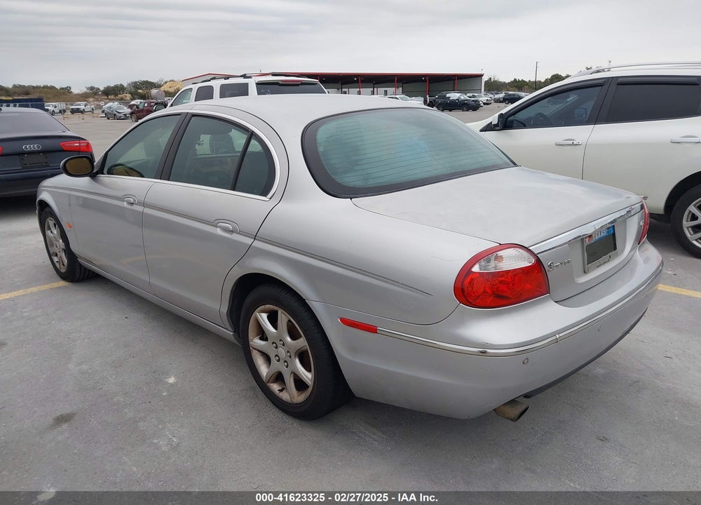 2005 JAGUAR S-TYPE 4.2L V8 VIN: SAJWA01U35HN18607