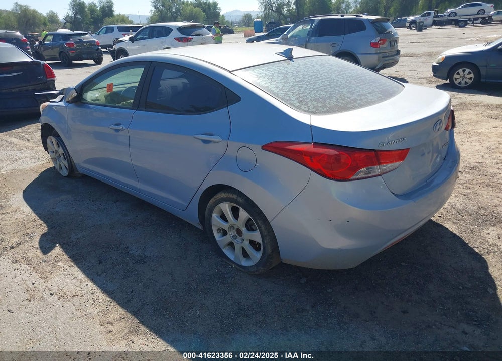 2013 HYUNDAI ELANTRA VIN: KMHDH4AE3DU671619