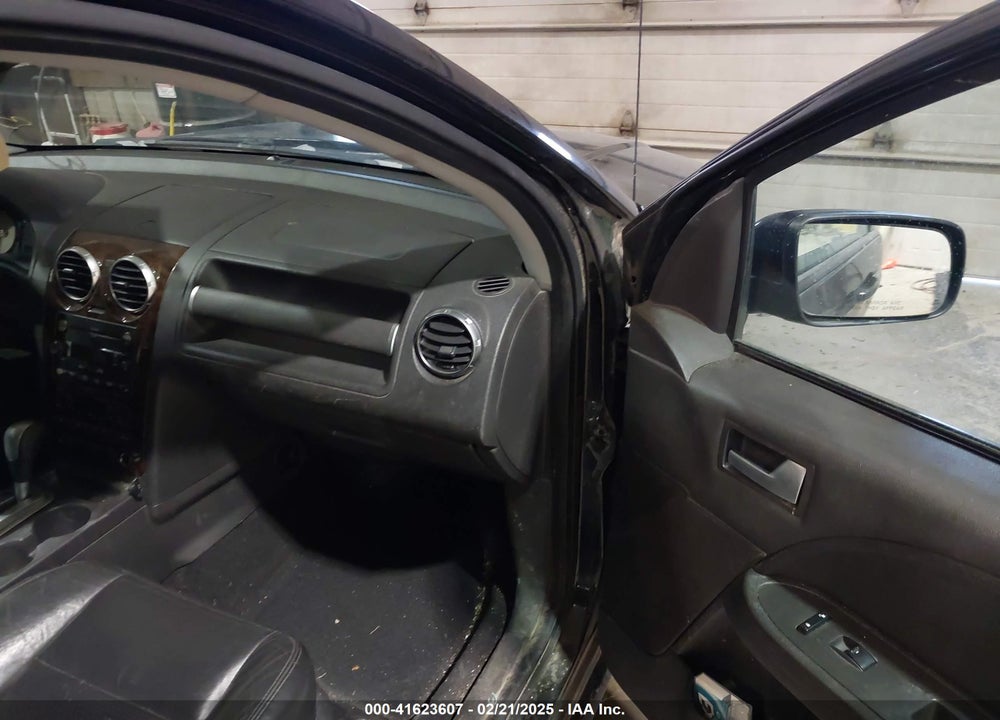 2005 FORD FREESTYLE LIMITED VIN: 1FMDK06195GA49784