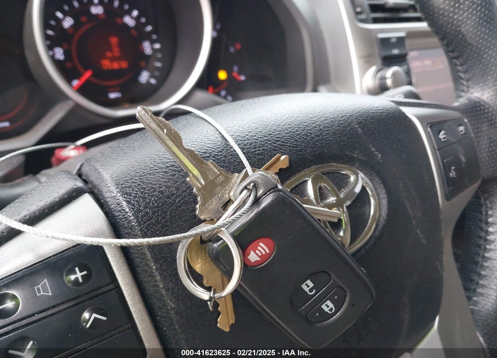 2011 TOYOTA 4RUNNER LIMITED V6 VIN: JTEZU5JR5B5015956