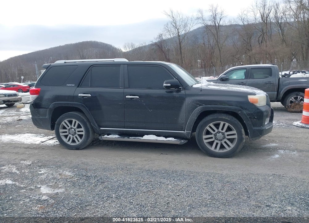 2011 TOYOTA 4RUNNER LIMITED V6 VIN: JTEZU5JR5B5015956