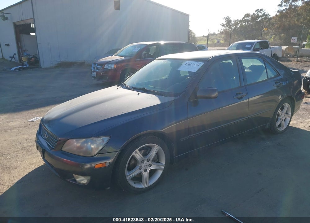 2001 LEXUS IS 300 VIN: JTHBD182210033784