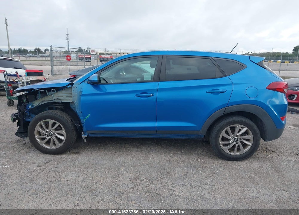 2017 HYUNDAI TUCSON SE VIN: KM8J23A49HU394969