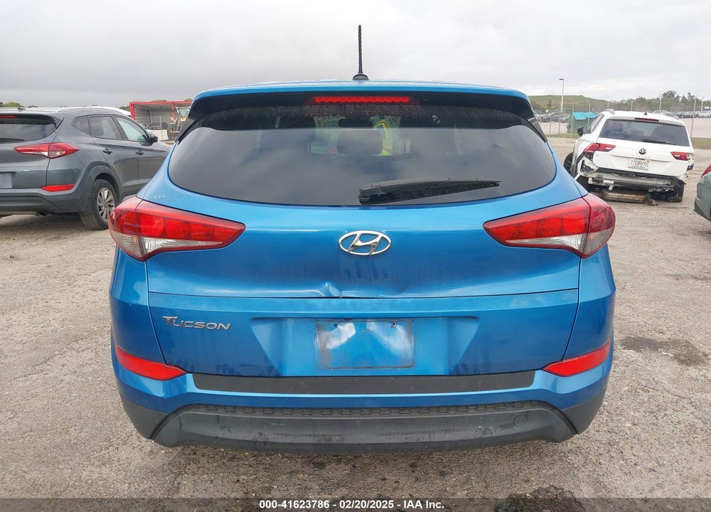 2017 HYUNDAI TUCSON SE VIN: KM8J23A49HU394969