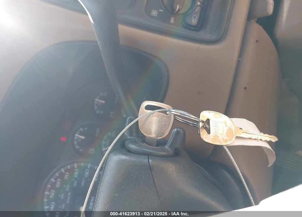 1999 GMC SIERRA 1500 VIN: 1GTEC14W2XZ508672