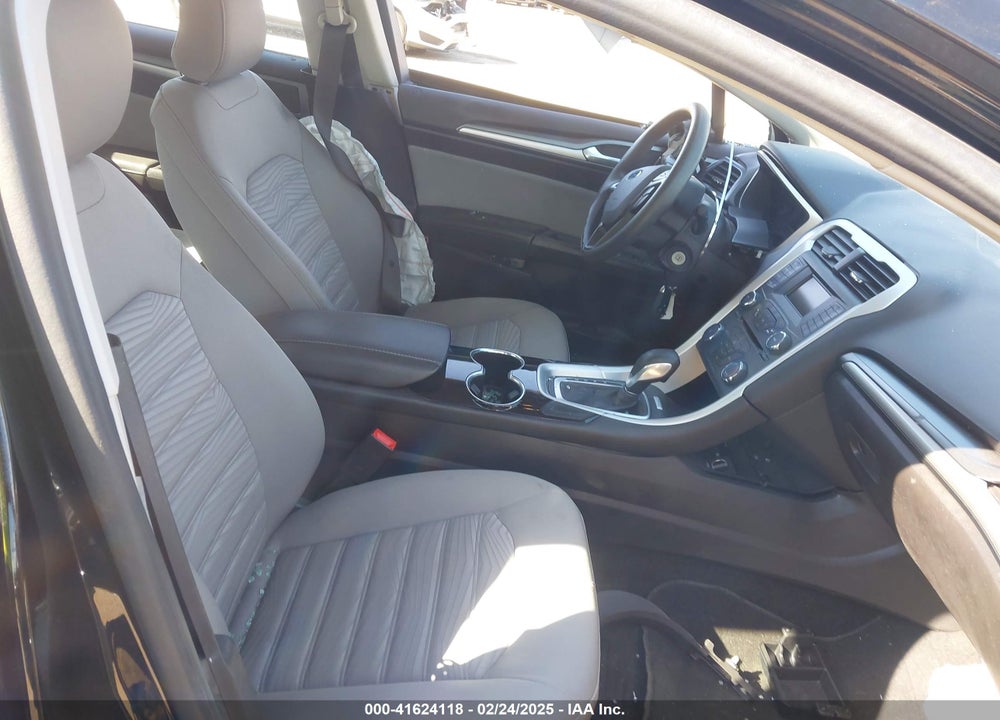 2016 FORD FUSION VIN: 3FA6P0G77GR129328