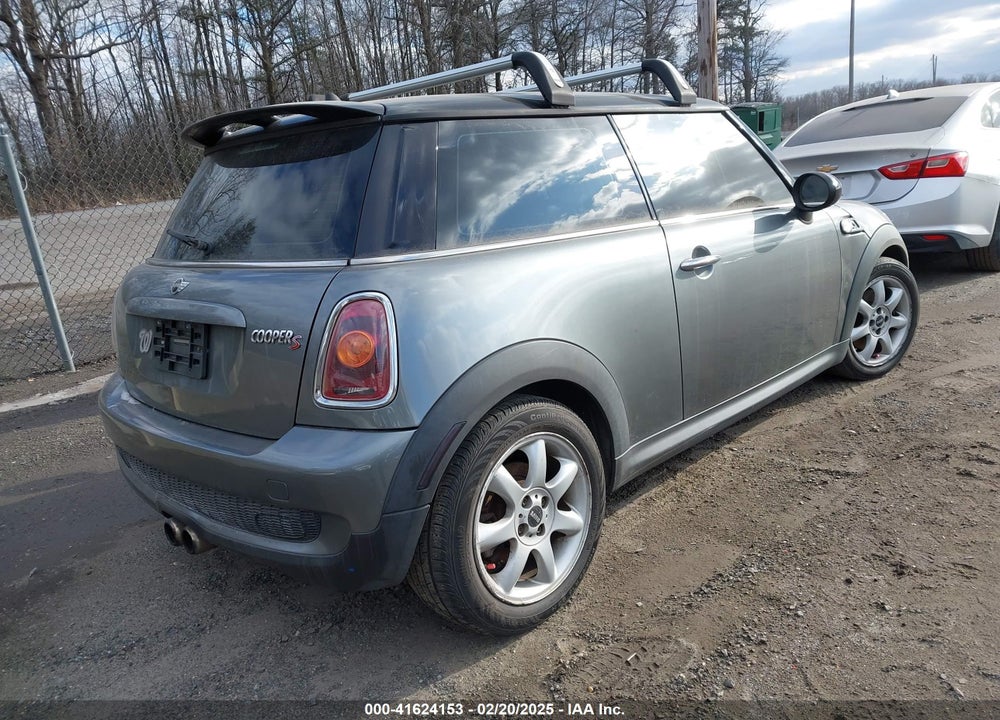 2009 MINI COOPER HARDTOP VIN: WMWMF73589TW88161