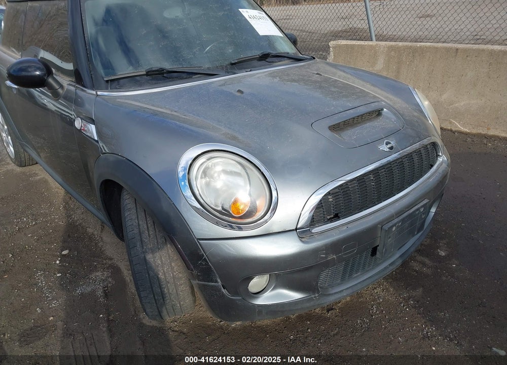 2009 MINI COOPER HARDTOP VIN: WMWMF73589TW88161