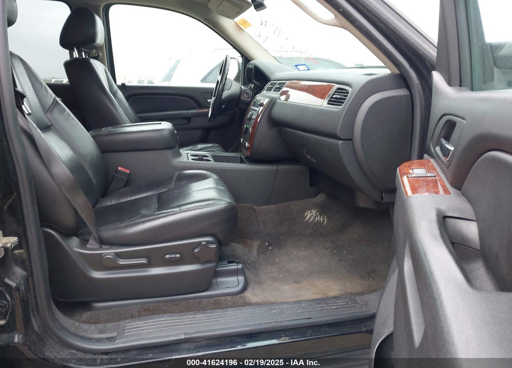 2011 CHEVROLET TAHOE LT VIN: 1GNSCBE03BR142482