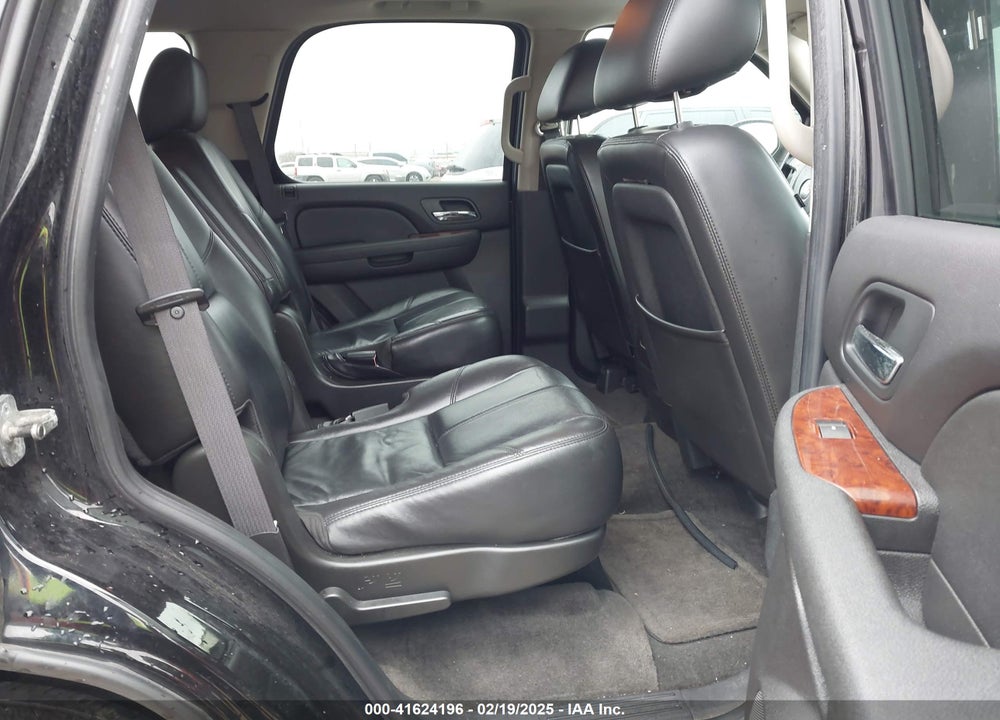 2011 CHEVROLET TAHOE LT VIN: 1GNSCBE03BR142482